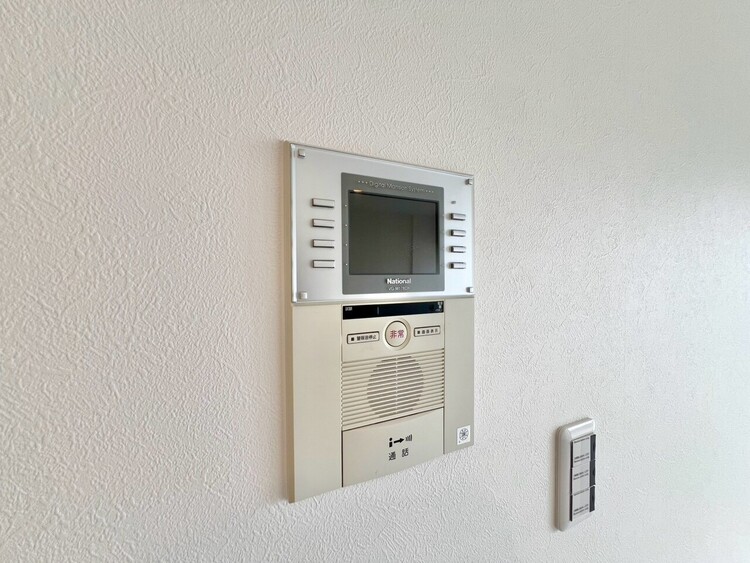 その他 誰が来てもわかる様にモニター付きインターホンを設置。