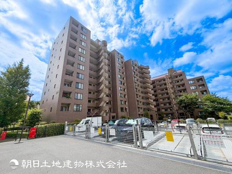 外観 【外観・立地】時間のゆとりと空間、暖かな陽光がもたらす光と風を独占してください。ここから新しい暮らしが始まります。