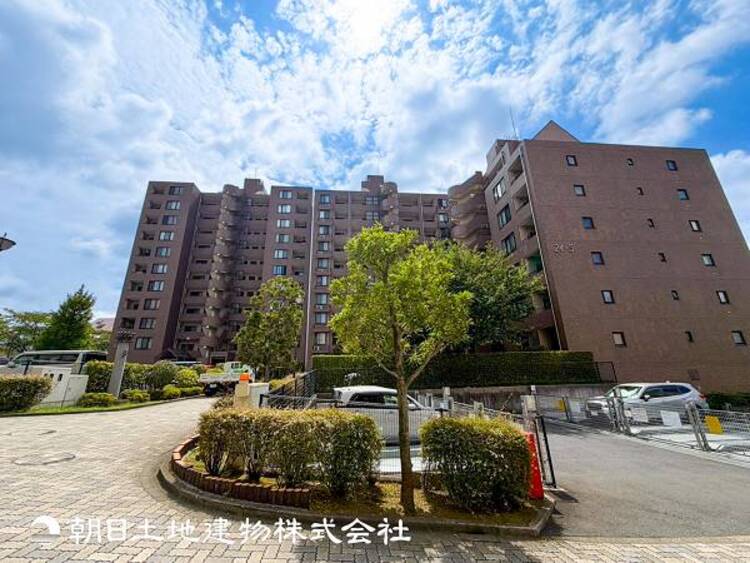 外観 【外観写真】時間のゆとりと空間、爽やかな陽光がもたらす光と風を贅沢なまでに感じる暮らしがここに始まります。