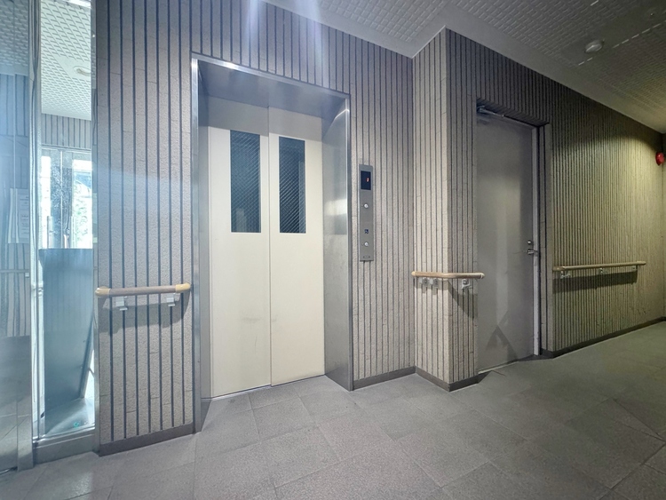 設備 エレベーターの管理も、きちんと行き届いてます。