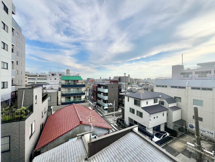 その他 眺望や窓からの景色が良いと、家で過ごす時間も快適です。