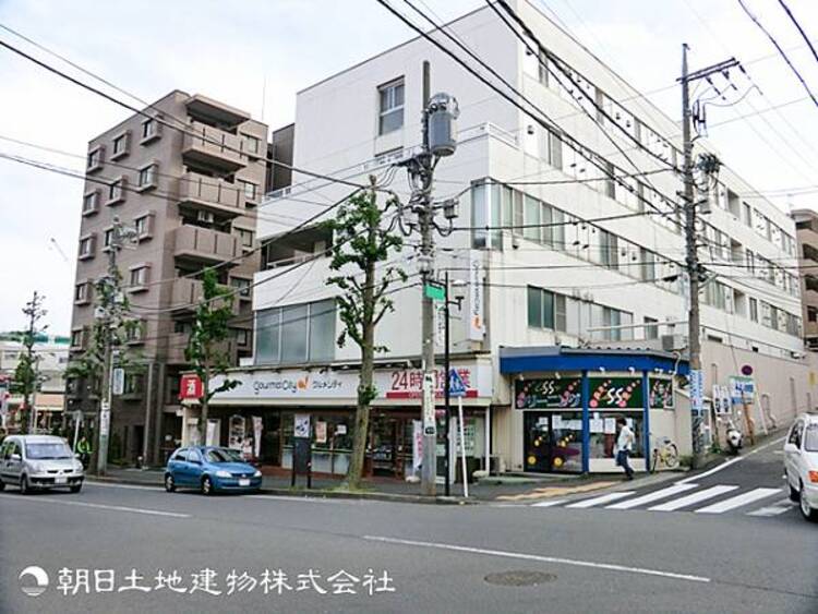 周辺 【グルメシティ横浜藤が丘店】380ｍ　２４時間営業で早朝や深夜も利用できます。お惣菜やパンが充実、トップバリュの商品を取り扱っており価格が手ごろなのも魅力です。