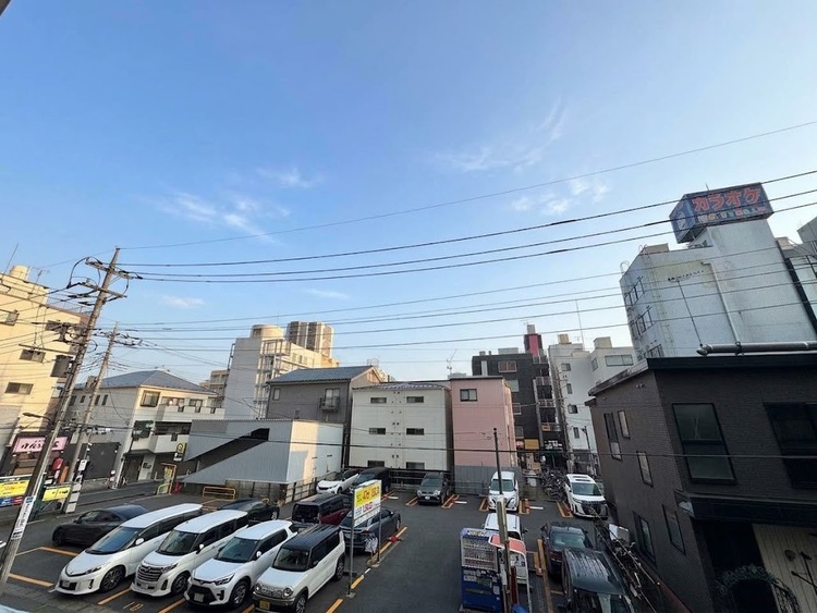 バルコニー 頬をなでる、優しい風を感じることが出来ます。