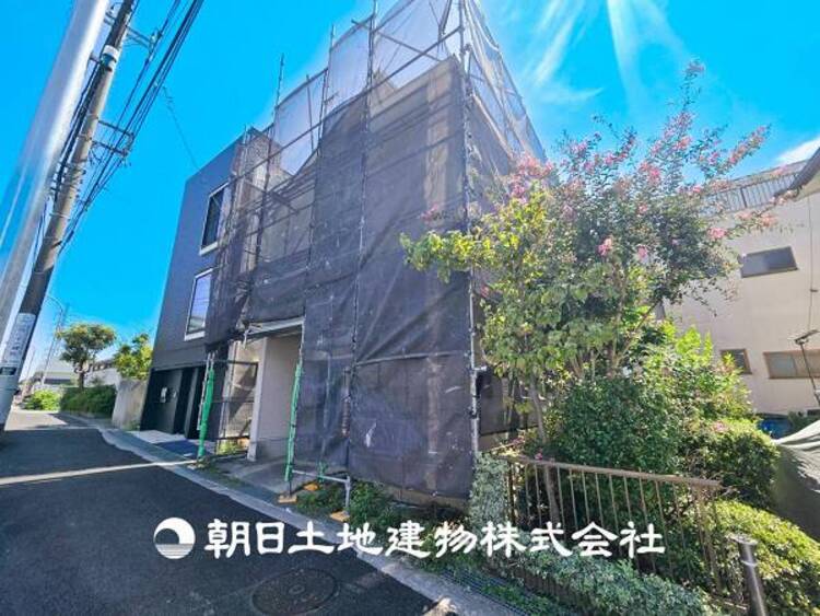 外観 【現地写真】表現された空間はたくさんの光を浴び、風を感じ、暮らしの時間を豊かにし、大切な家族の思い出を刻んでいきます。