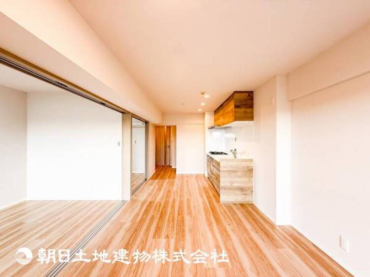 居間 【リビング】大切な人とともに、心穏やかに過ごすひとときになるリビング。
