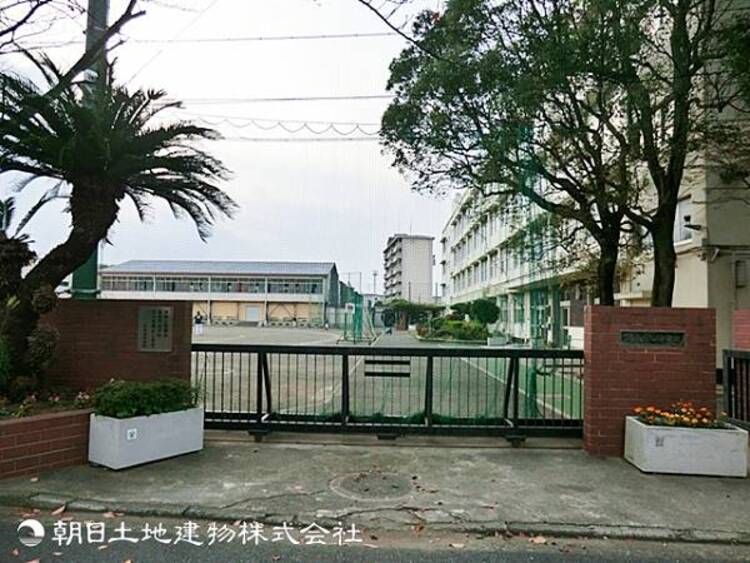 周辺 左近山中学校1130ｍ