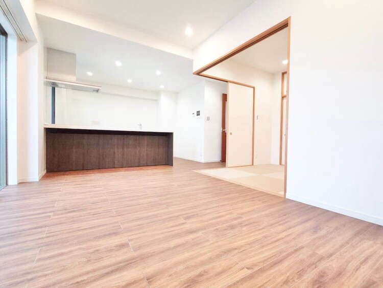 居間 飾り過ぎないシンプルな内装と偏り過ぎないデザインで統一しました。
