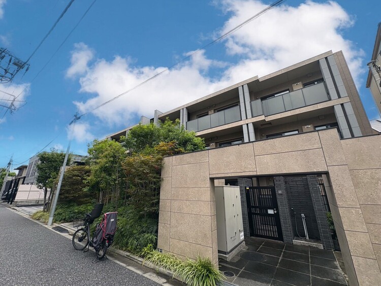 外観 資料には掲載していない情報が、現地にはたくさんあります。是非一度、現地をご確認ください。