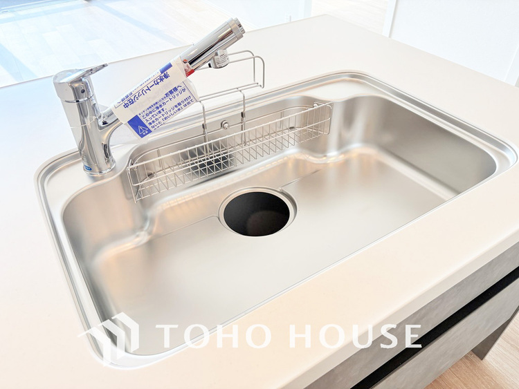 その他 浄水機が内蔵されている便利なシャワー水栓タイプのシンクです