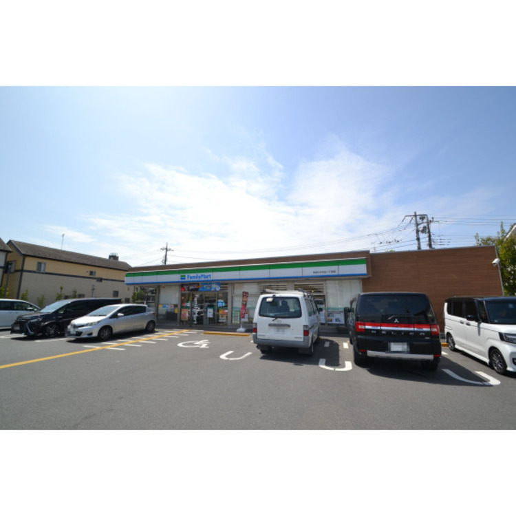 周辺 ファミリーマート(約290m)