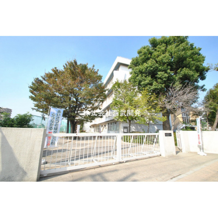 周辺 新座市立第二中学校(約1900m)