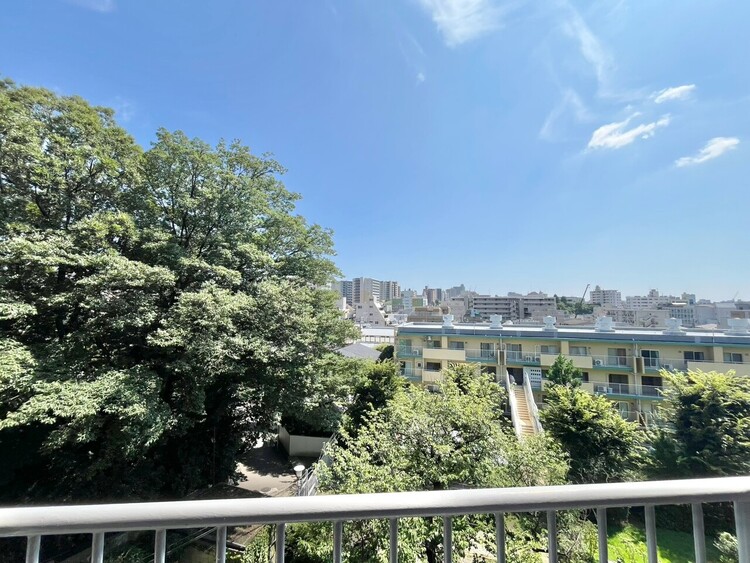 その他 眺望や窓からの景色が良いと、家で過ごす時間も快適です。