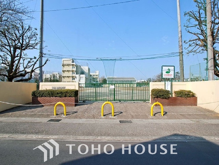 周辺 大和市立南林間中学校　距離700m