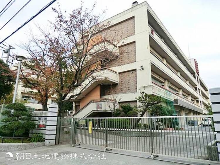 周辺 【すすき野中学校】1500ｍ　青葉区の落ち着いた美しい街並みの中にある、のびのびとした雰囲気の中学校です。戸建やマンションが混在する地域ためバランスのよいコミュニティを築けます。