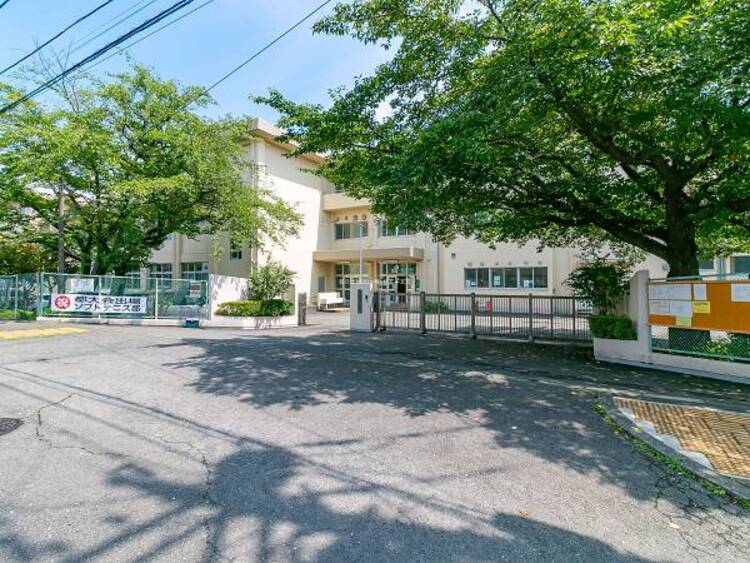 周辺 八王子市立石川中学校迄580ｍ