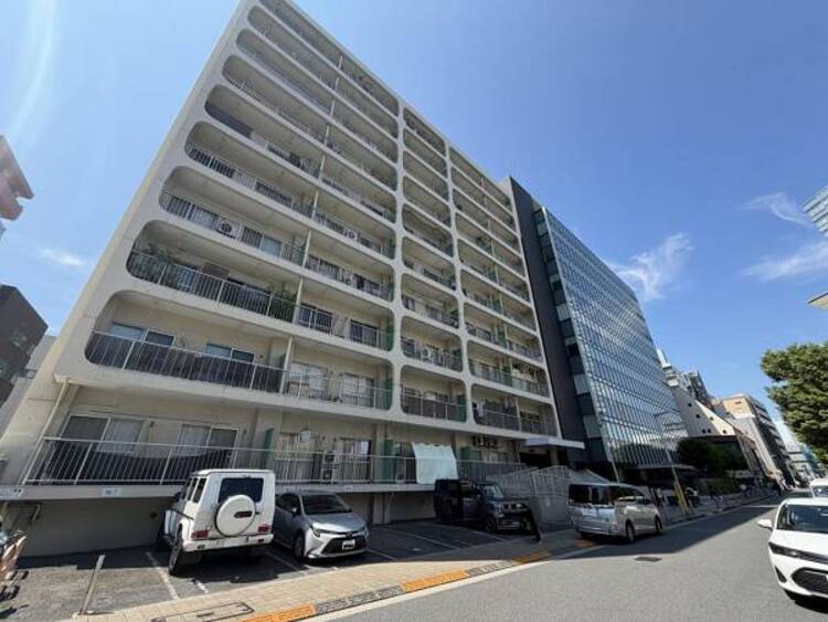 外観 住みやすさとデザイン性を両立させた欲張りな住宅が登場しました　相反しがちなことが相互作用でより良質に！本物だけが表現することができる質の高い機能美はよきものをつなげた古くからの伝統と最新技術の結晶です																			