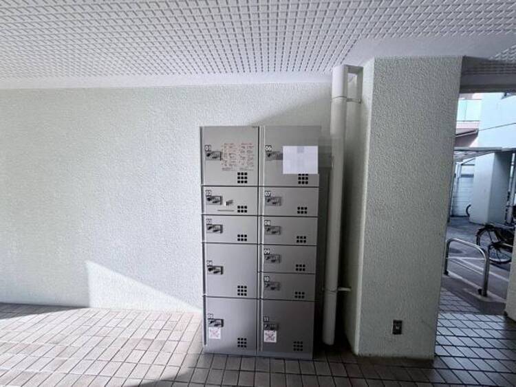 その他 管理が行き届いた清潔感のあるエントランス。オートロックや防犯カメラも完備されておりマンションならではの防犯性の高さも住宅選びの大切な要素ですね。