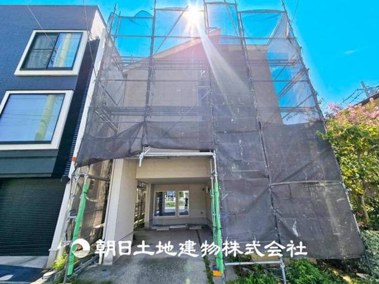 外観 【現地写真】果てしなく広がる青空と降り注ぐ陽光を浴びる生活が始まります。