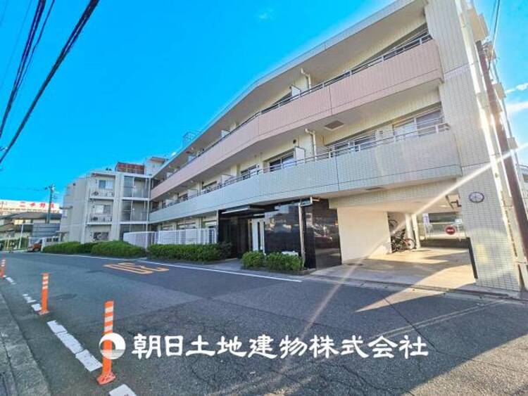 外観 【現地写真】家族の色を映し出しながら、いつしか街の風景に溶け込んでいきます。