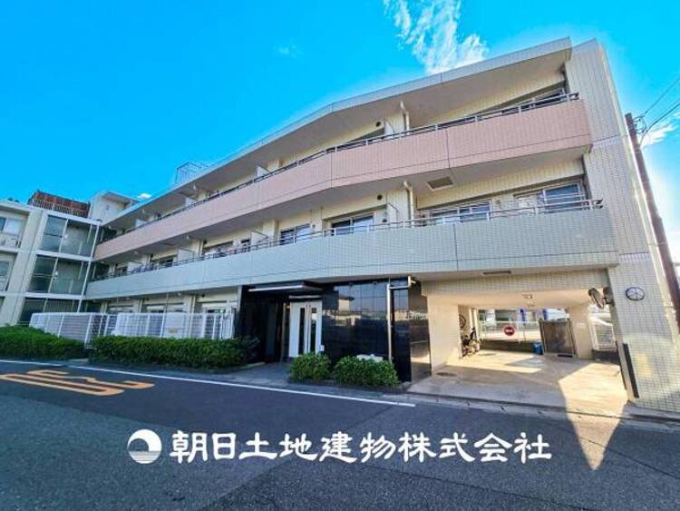 外観 【現地写真】 時間のゆとりと空間、暖かな陽光がもたらす光と風を独占してください。新しい暮らしが始まります