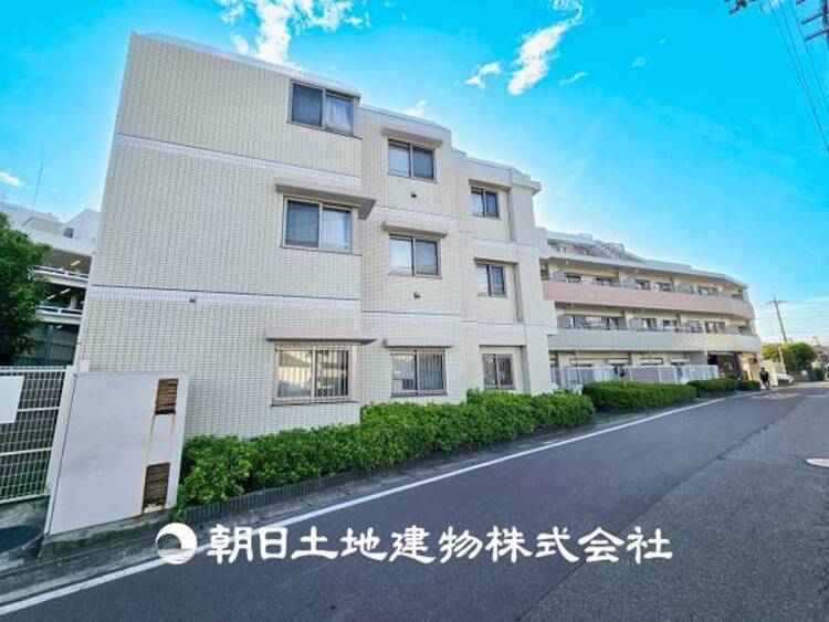 外観 【現地写真】気持ちよい開放感があり、遮るものもなく気持ちのいい景色が広がり、毎日の暮らしを豊かに彩ります。