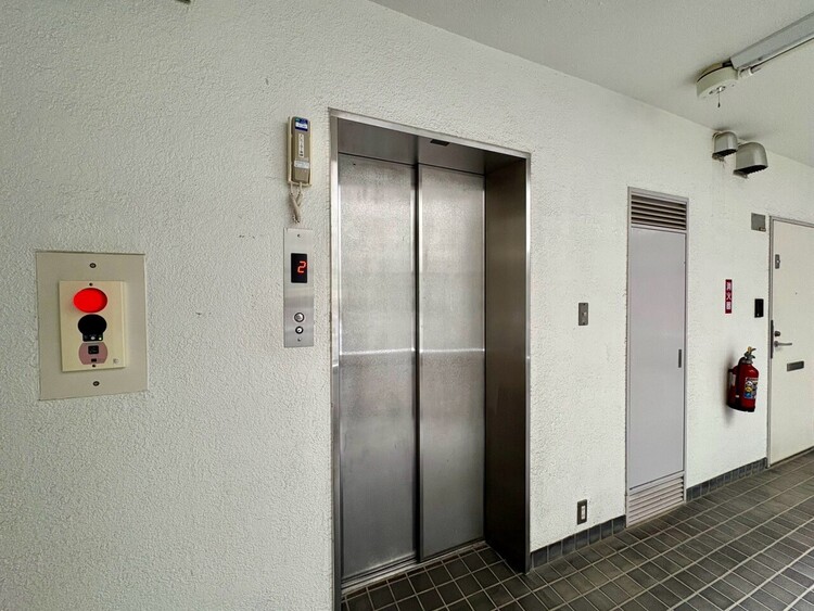 その他 エレベーター完備のため荷物が多くなっても安心。