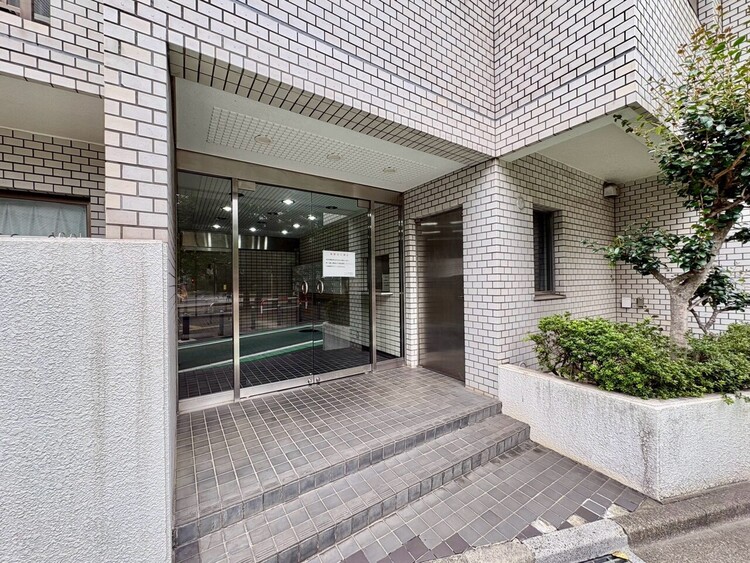 その他 上質感漂う玄関アプローチです。