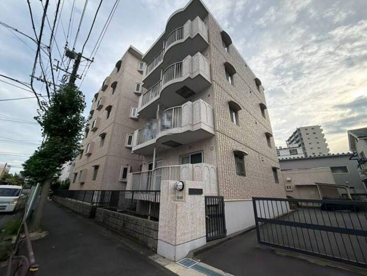 外観 【凛】とした落ち着いたたたずまいのあなただけのお住まい。お友達などが遊びに来た時も自慢をしたくなる邸宅を創り出す外観デザインです。