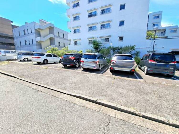 駐車場 空き状況についてはお問い合わせください。
