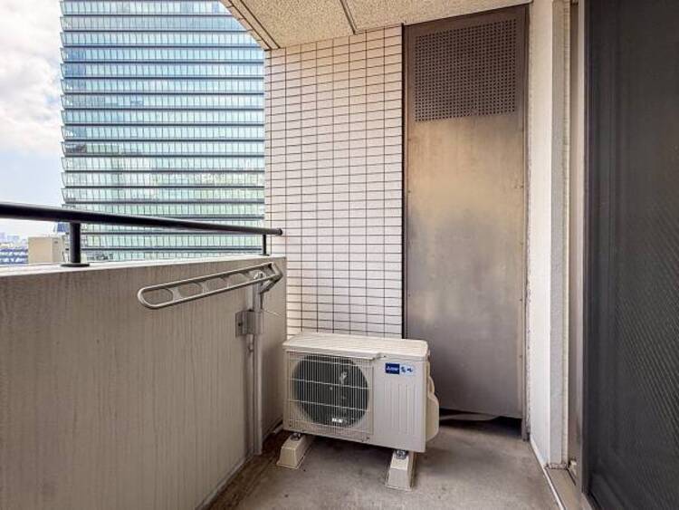 バルコニー ホット一息つきたいときに望むこの眺望。リラックスできる空間になりますね！