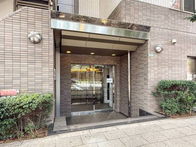 エントランス 管理が行き届いた清潔感のあるエントランス。