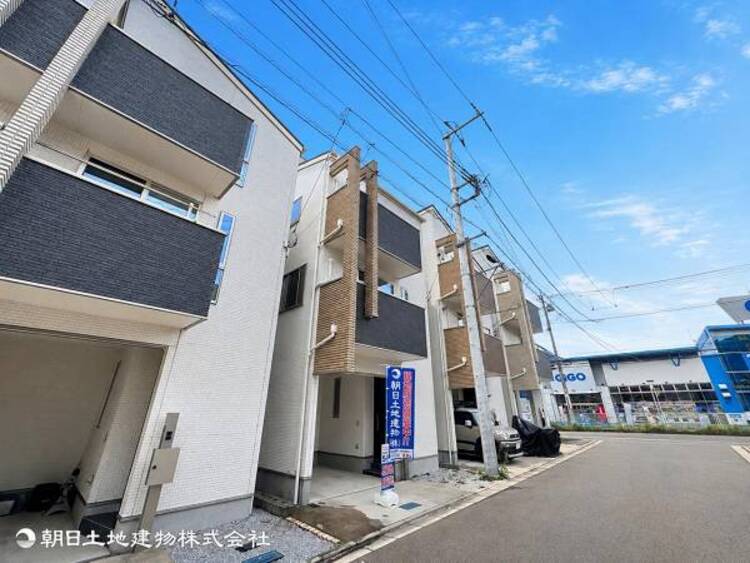 居間 慌ただしい1日が始まり、充実した1日の終わりを締めくくる洗面所。