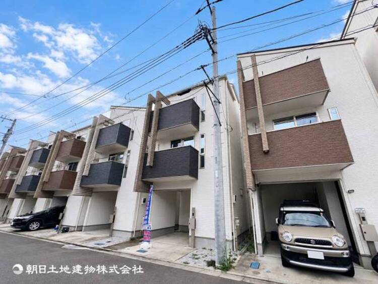 外観 【外観写真】時間のゆとりと空間、暖かな陽光がもたらす光と風を独占してください。
