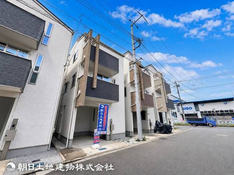 外観 リビングにはみんなが集い、食事や楽しい会話が始まる。