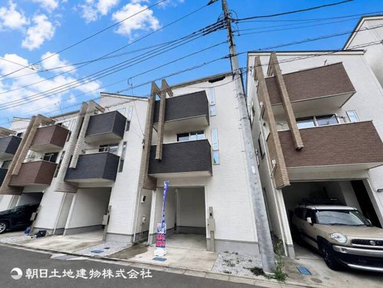 外観 大切なご家族、招いた友人と過ごすひと時を溢れる光が優しく包み込む空間。