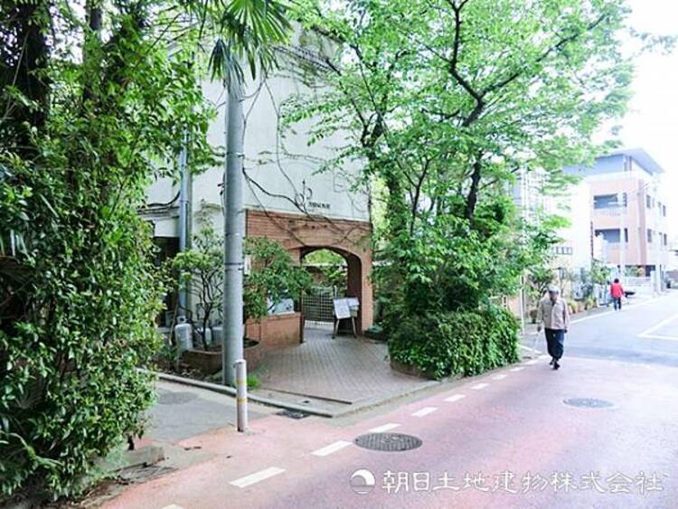 周辺 【川和保育園】900ｍ　 自分で考え、自分で遊べ、子どもたち を掲げ、キリスト教に根ざす保育で思いやりや豊かな心を育みます。こどもの国などを活用した園外活動も充実しています。