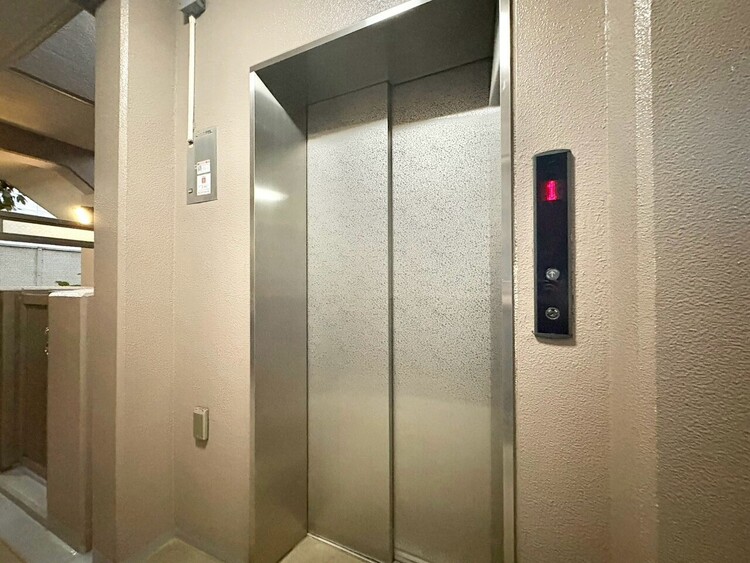 その他 エレベーター完備のため荷物が多くなっても安心。