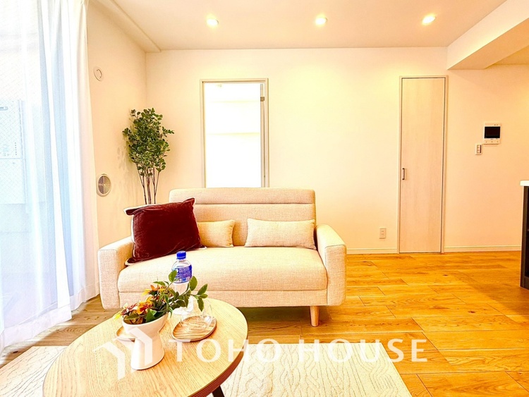 内装 【LIVING】◆眩い◆光が燦々と入り、家族の笑顔を照らす。「いつまでも続いて」と願う夢のような毎日がここにある。