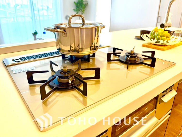 キッチン 【KITCHEN】◆家族のおはよう◆の声を笑顔で迎えてあげられるシステムキッチン。朝ごはんが楽しみでちょっと早起きしたくなるんです。