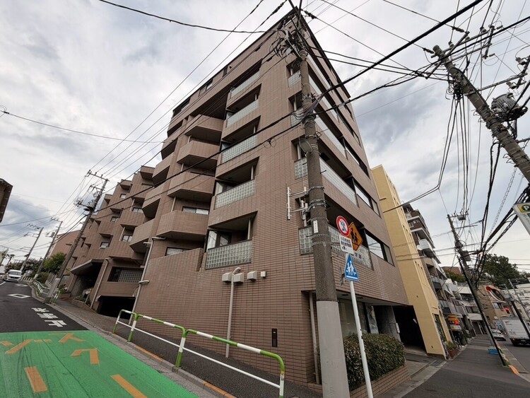 その他 飽きのこないシンプルモダンな外観です。