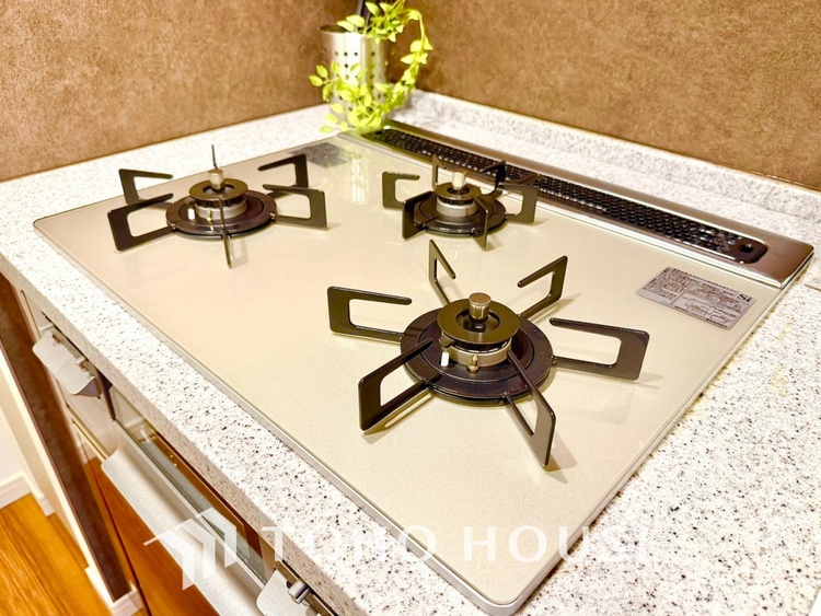 キッチン 【KITCHEN】◆家族のおはよう◆の声を笑顔で迎えてあげられるシステムキッチン。朝ごはんが楽しみでちょっと早起きしたくなるんです。