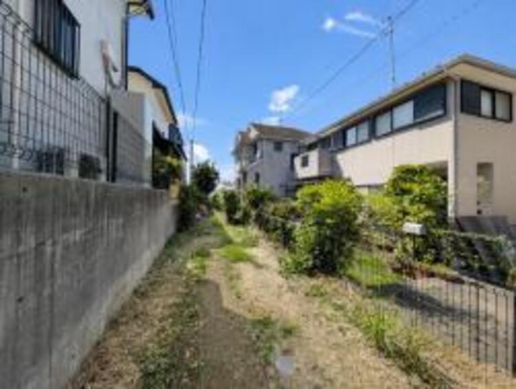 外観 閑静な住宅地に包まれた落ち着きある住環境は安心できそう！！！静かな時間がゆったり心地よく流れます！！静かで落ち着いた街並みは、長く暮らすほどに愛着が深まりそうです。周辺環境もご覧くださいませ！