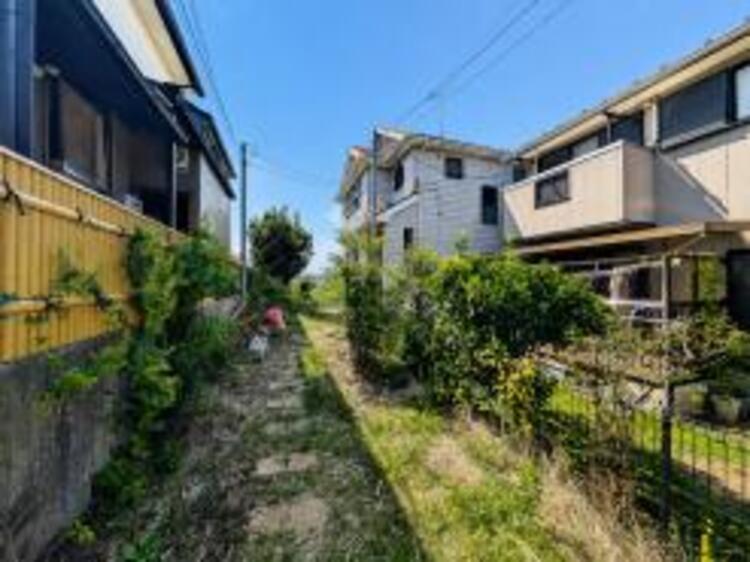 外観 住宅街が広がる穏やかなロケーションとのびのびとした空気感！！落ち着きある毎日を静かに育んでくれます！住宅宅街ならではのおだやかな空気感が魅力です。落ち着いた暮らしを想像しながら現地をご覧ください！