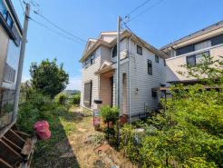 外観 穏やかな風と陽光を感じる心地よい住環境が心をほぐしてくれそう！心地よい日常を感じられる住環境です！！！やさしい風と陽光を感じる周辺環境は、日々の暮らしに明るさと心地よさを添えてくれそうです！！