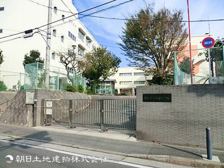 周辺 【馬場小学校】300ｍ　「自らかがやく子 ともにかがやく子」を合言葉に、地域との温かい絆のなかで子どもたちの確かな学力と豊かな心を育む、アットホームな小学校です！