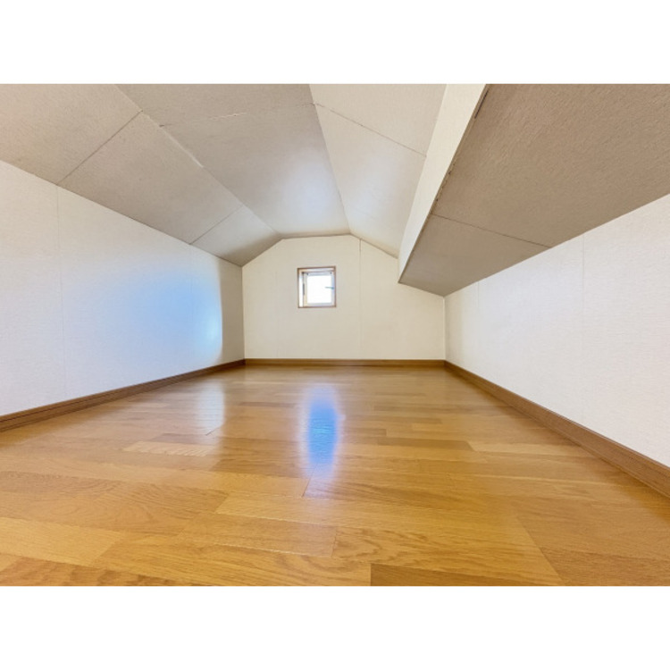 収納 屋根裏収納