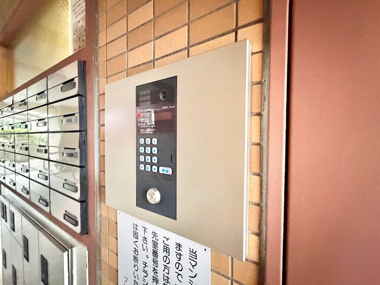 その他 誰が来てもわかる様にモニター付きインターホンを設置。