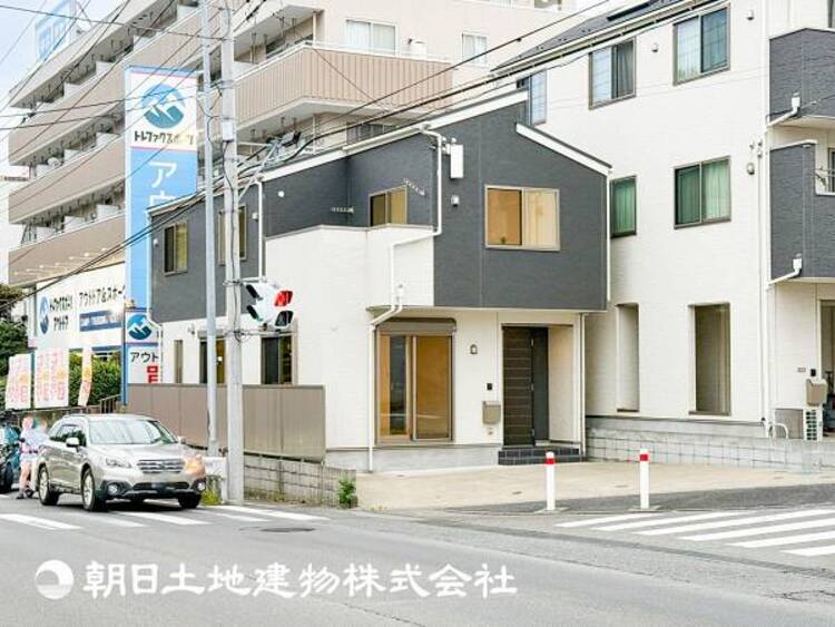 外観 【外観写真】時間のゆとりと空間、暖かな陽光がもたらす光と風を独占してください。