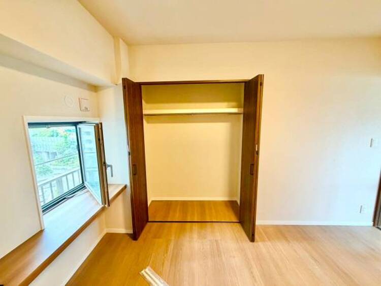 収納 各部屋に備えられたクローゼット。 普段使わないものを全部しまってしまえば、○○帖のお部屋の空間をたっぷり使うことが出来ます。 