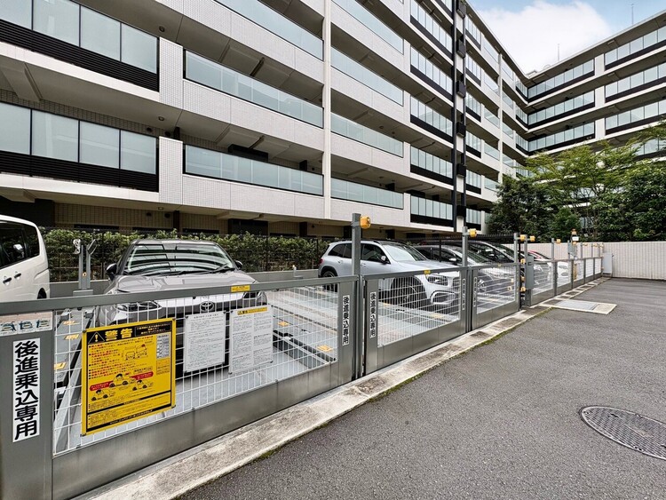 その他 駐車スペースが嬉しいですね。※空き状況は都度ご確認下さい。